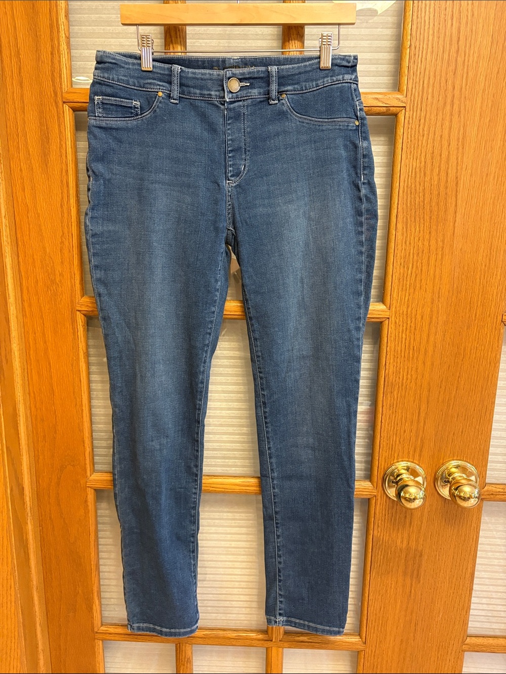 EUC Chico's 0.5 Pull on Jeans